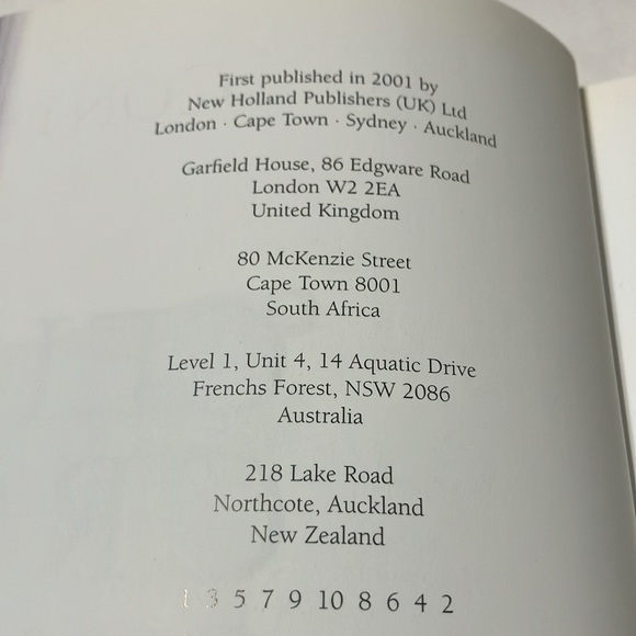 Book - Celtic Cross Stitch by Anne Orr & Lesley Clarke 2001 - Picture 11 of 16